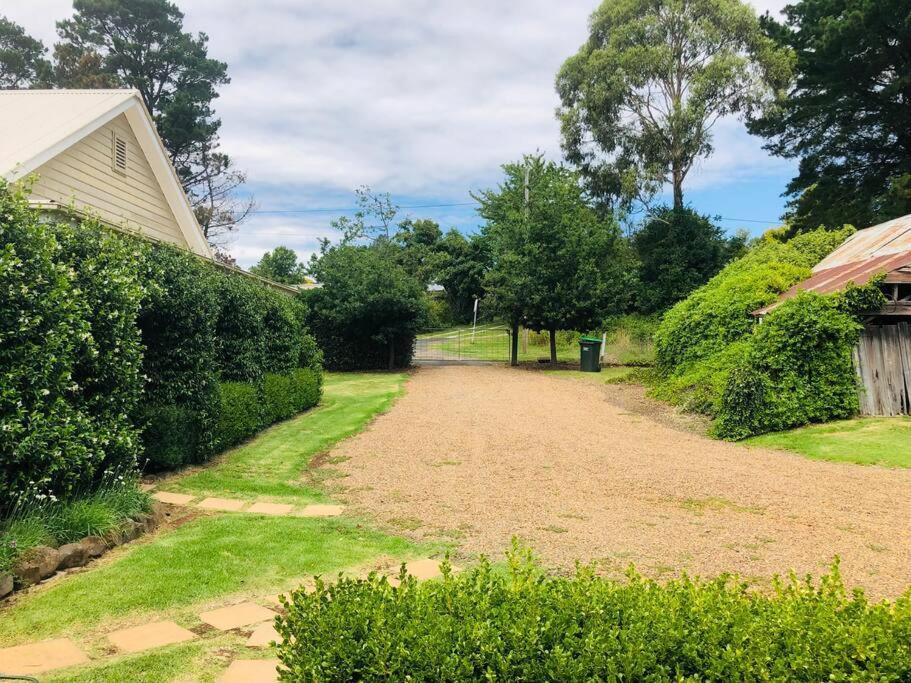 Lenore At Armidale Villa Exterior photo