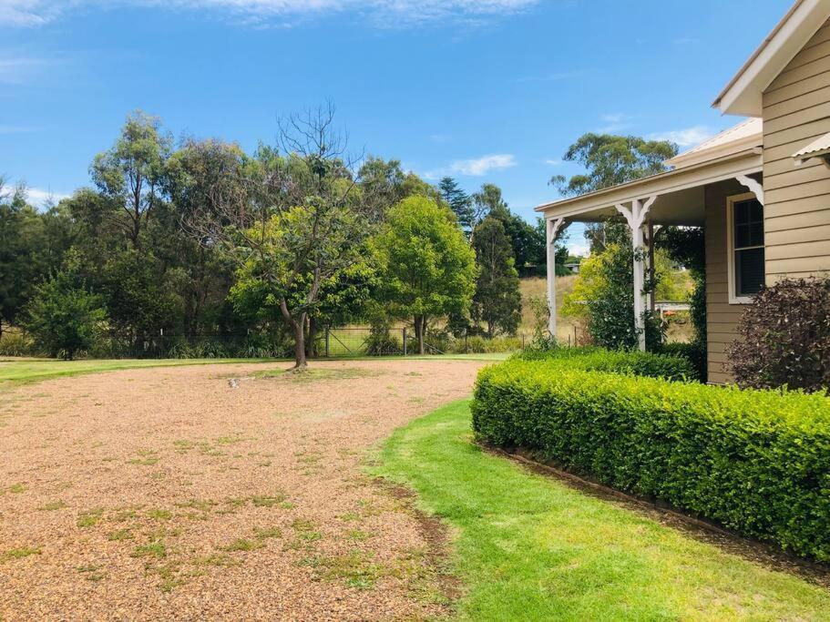 Lenore At Armidale Villa Exterior photo